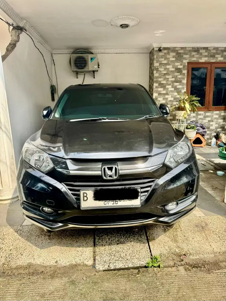 TERMURAH HONDA HRV E CVT MATIC AT 2015 HITAM