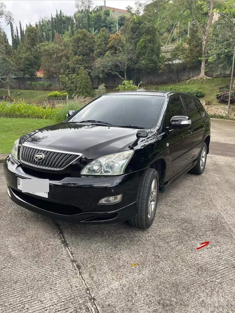 Harrier 2004 hitam