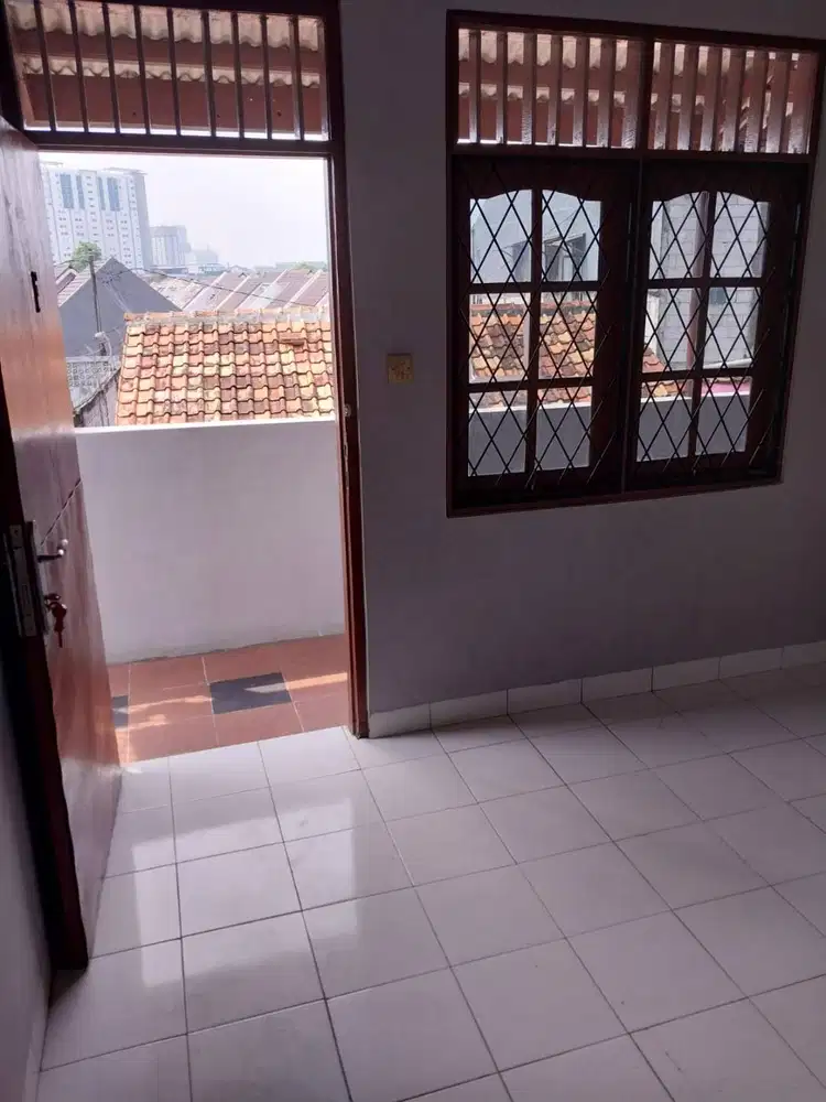 Disewakan Rumah Petak di Gading Serpong Dekat Mall SMS