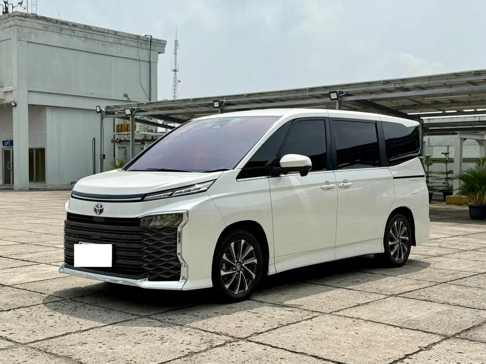 TOYOTA VOXY 2.0 AT 2025 Bensin