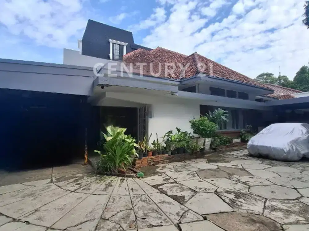 Rumah Luas  Di Hook  Lokasi  Premium Menteng Jakarta Pusat