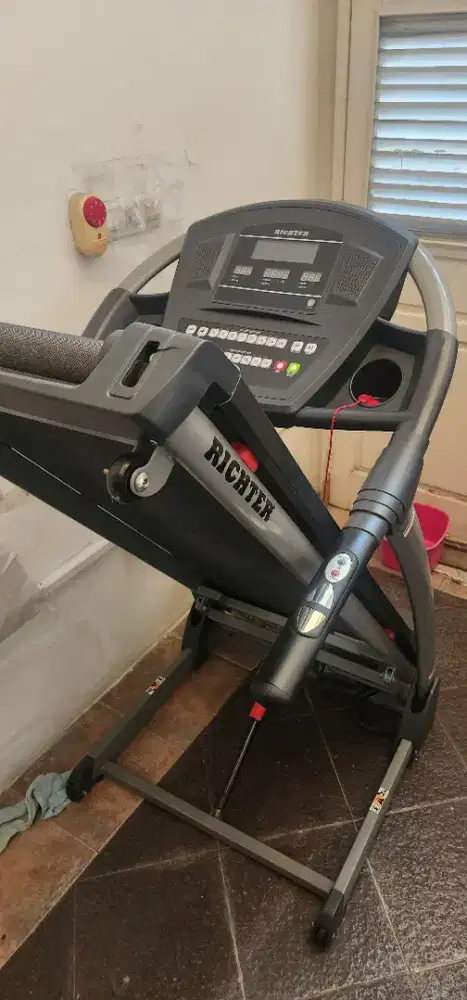 Dijual preloved treadmill richter