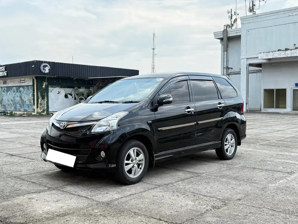 TOYOTA AVANZA 1.3 VELOZ AT 2013 Bensin