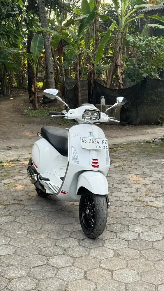 Vespa sprint S 2022 plat AB bantul atas nama saya sendiri
