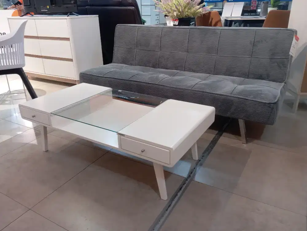 Meja tamu Upton white