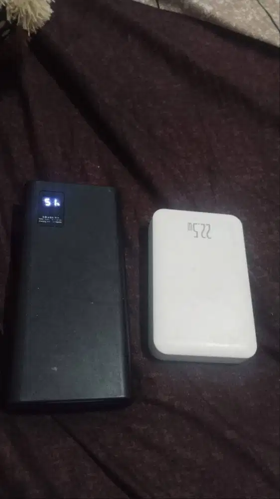 jual powerbank magsafe(putih) 10k mAh & powerbank hitam 40k mAh
