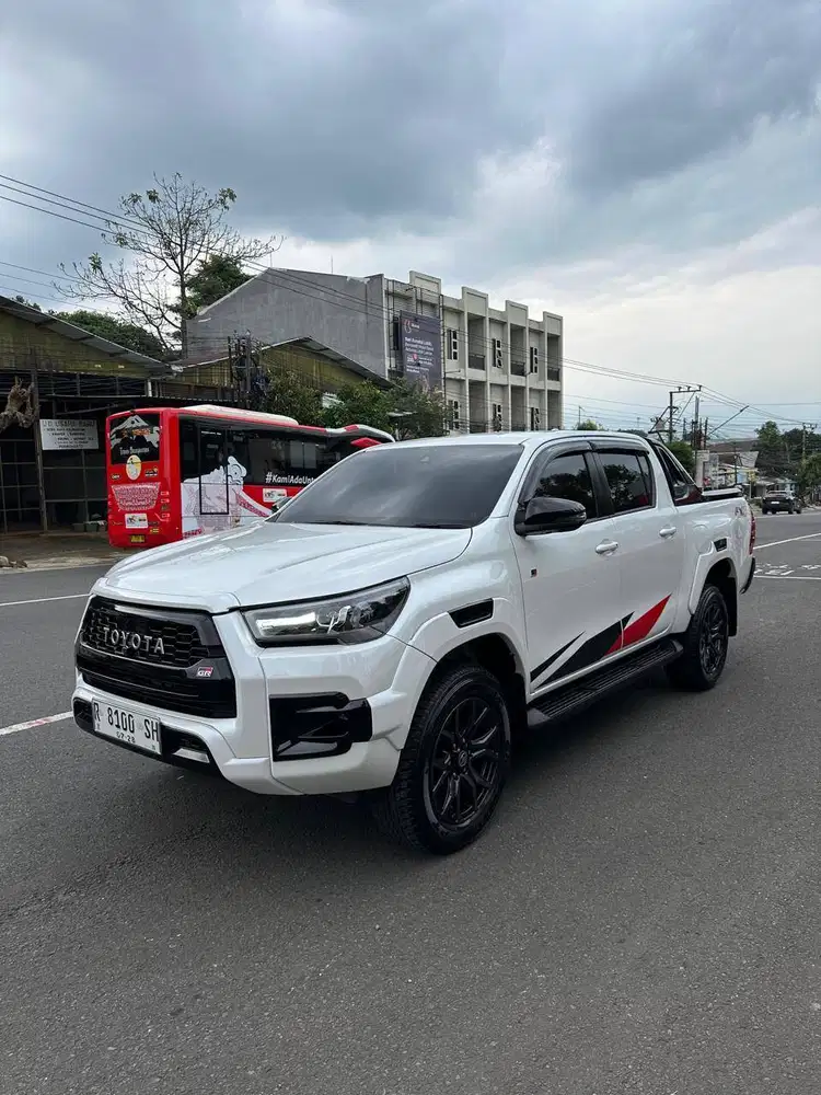 Toyota Hilux 2.8 GR Sport (Double Cabin) matic 2023