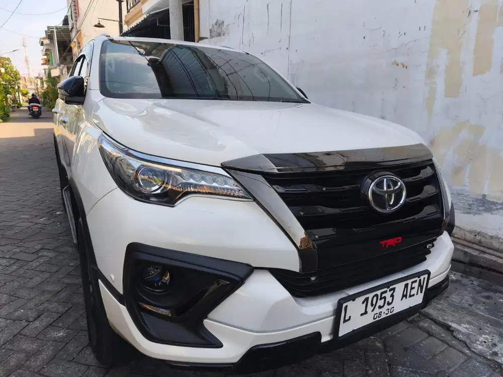 LowKM8rb Fortuner TRD 2019 Antik