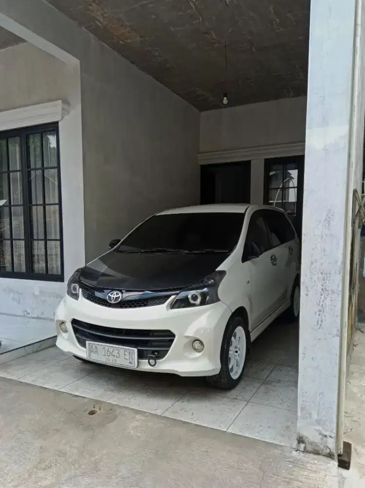 Toyota Avanza Veloz 1.5 A/T Matic Tahun  2012