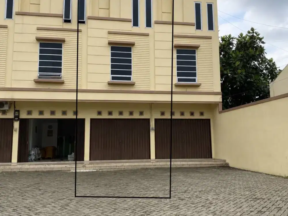 Disewakan Ruko 3 Lantai Strategis di Jakasempurna Bekasi Barat – Dekat Kalimalang, Cocok Usaha & Kantor