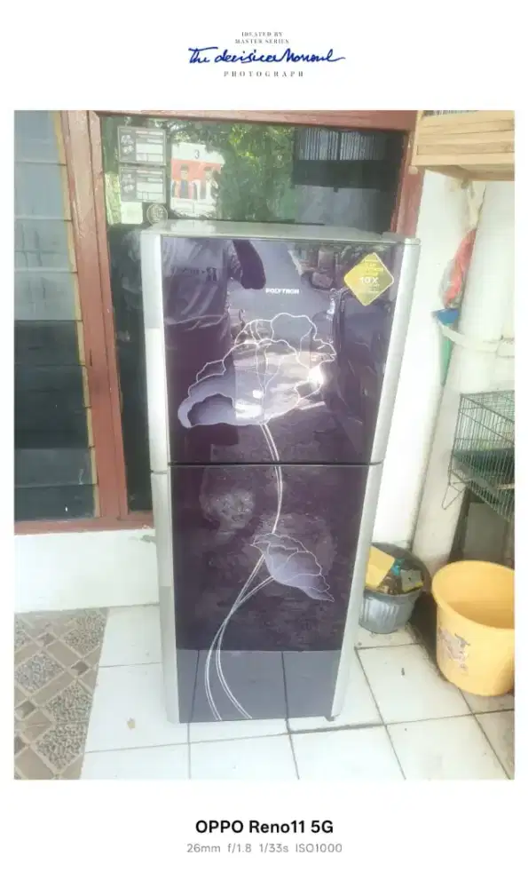 Kulkas 2 pintu merek Polytron