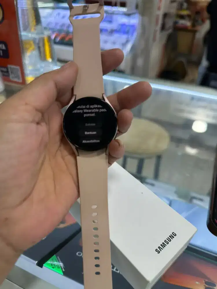 SAMSUNG WATCH 4 NO MINUS LIKE NEW