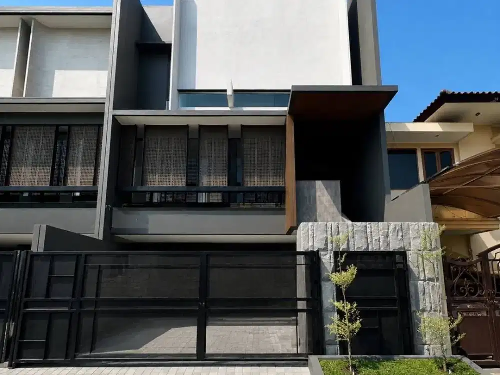 RUMAH MANYAR KERTOADI NEW MINIMALIS Hadap Barat• Listrik 5500watt • Row Jalan 5 Mobil
