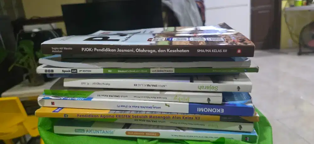 Buku kelas XII  kurikulum merdeka