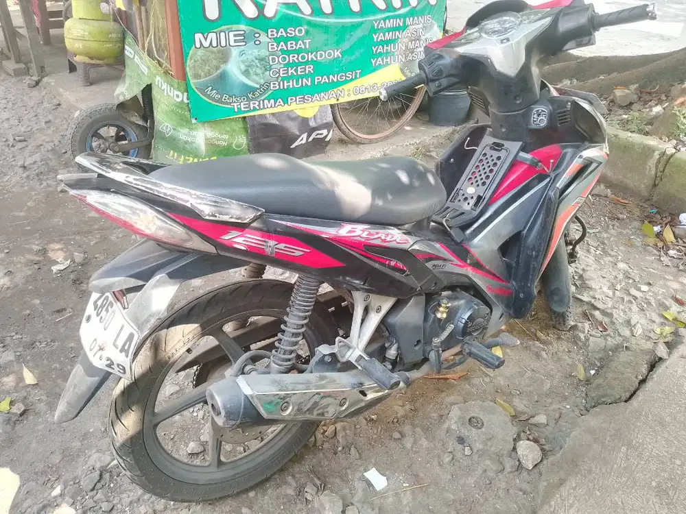 Dijual Honda blade 2014 fi