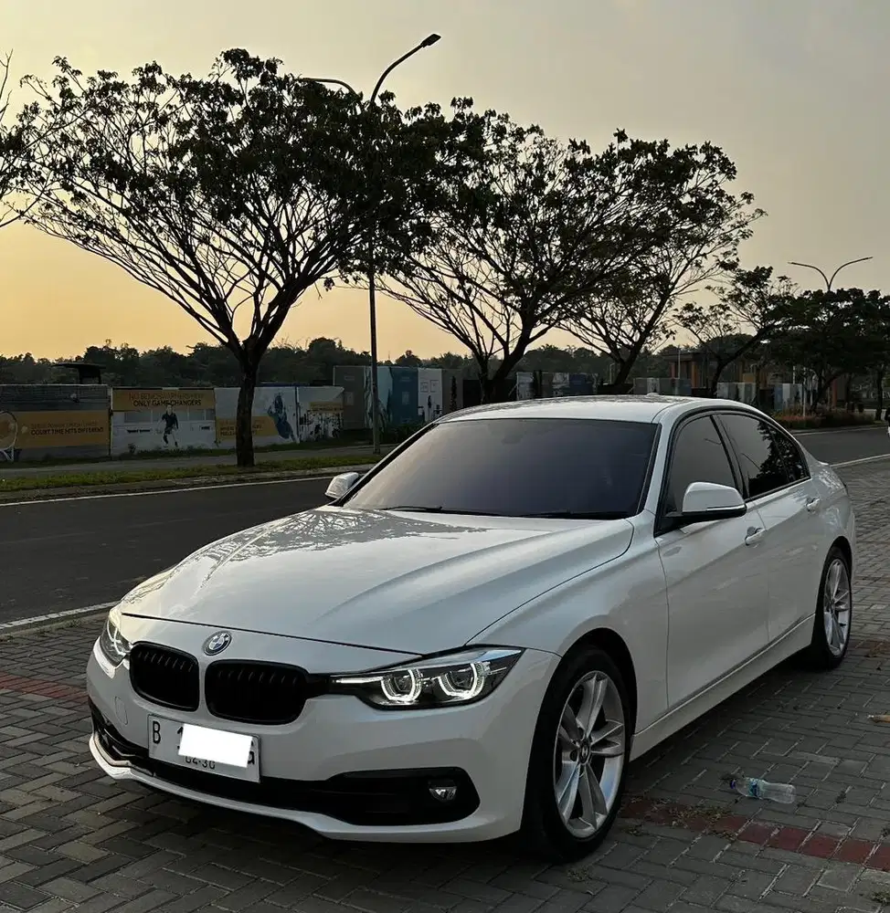 BMW 320i F30 Sport Shadow LCI Facelift Last Edition 2019