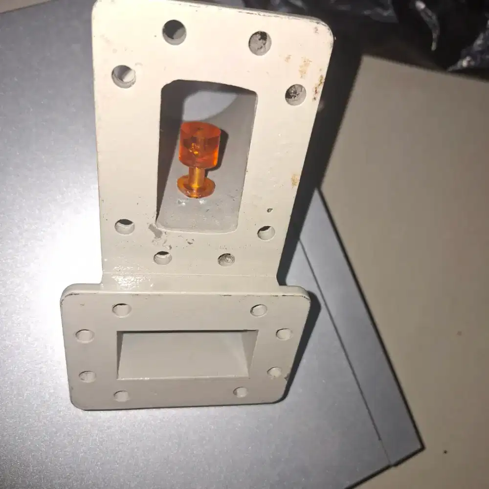 Feedhorn dual polaritas