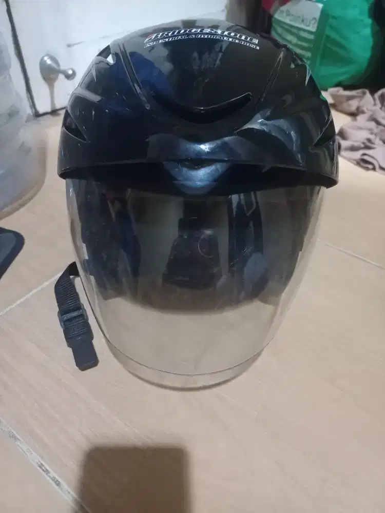 Helm keren like new
