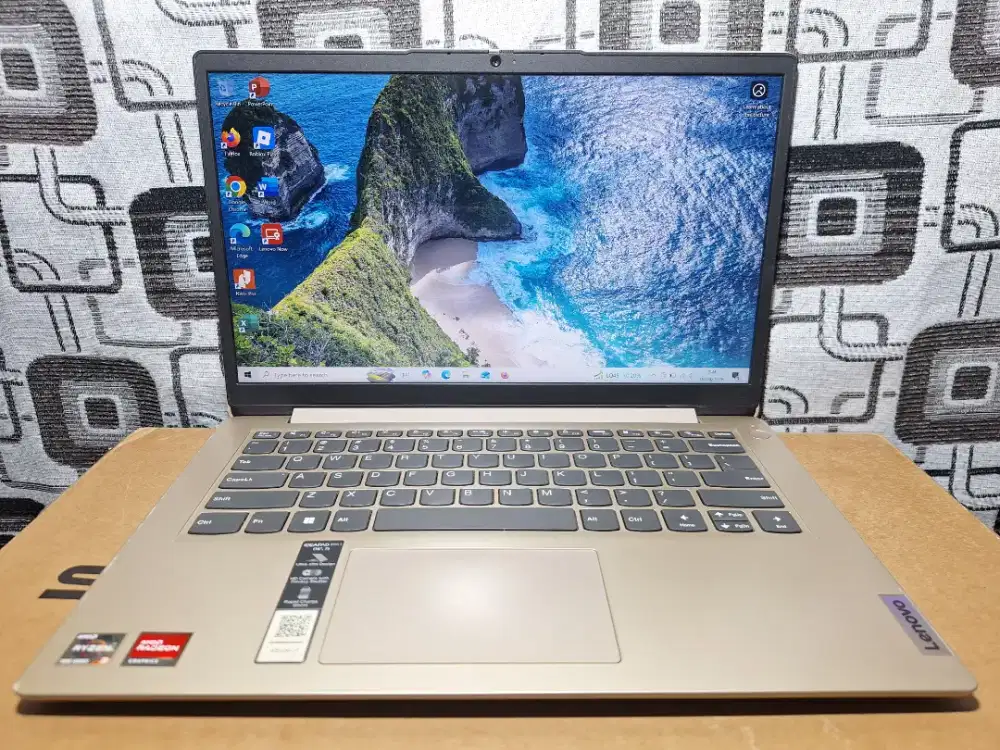 Laptop Lenovo Ryzen 3 7000 ram 8gb SSD VGA 2gb Game Grafis cocok