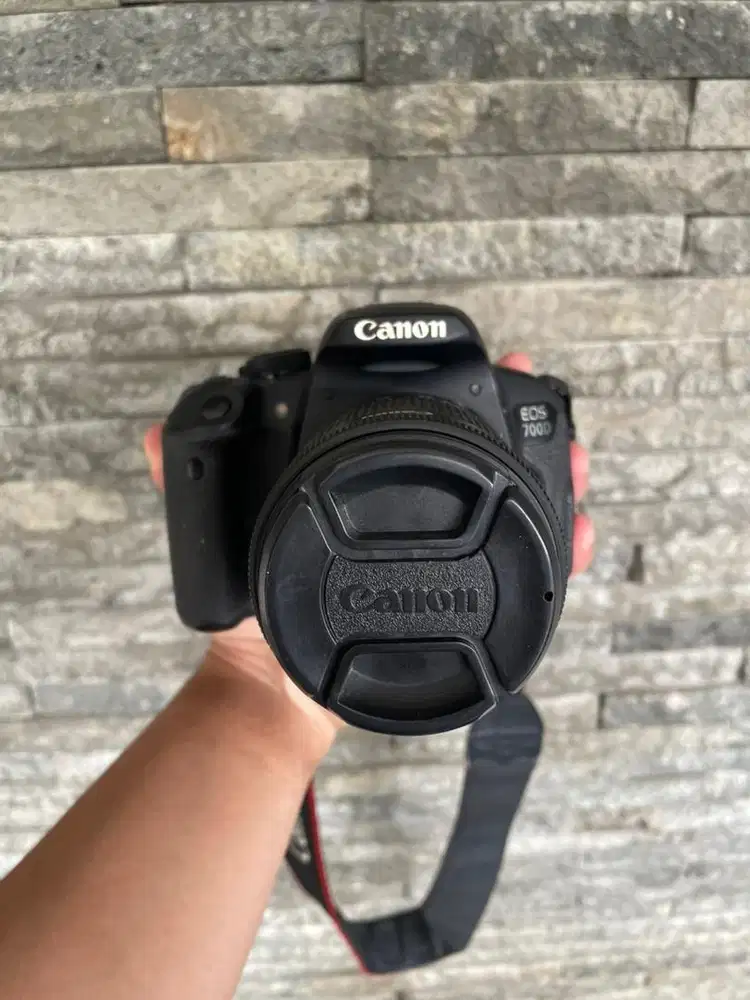 Kamera DSLR Canon 700D