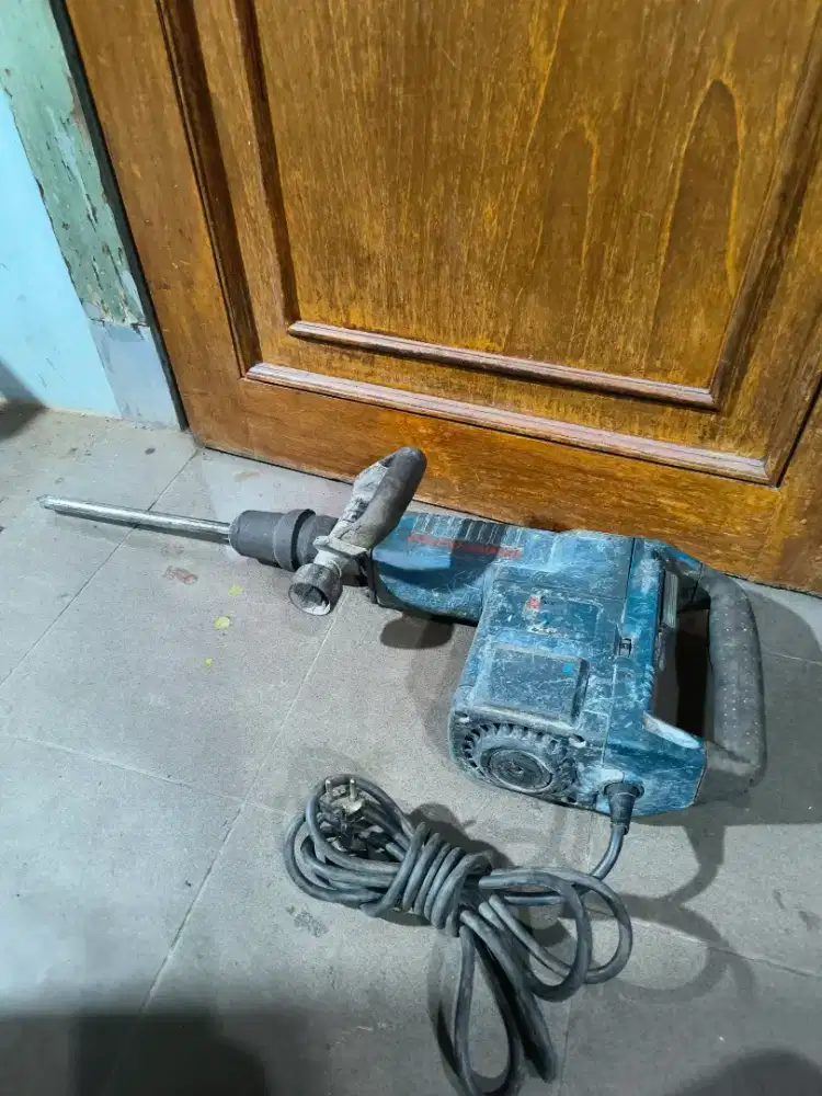 Jack hammer bosch gsh11e