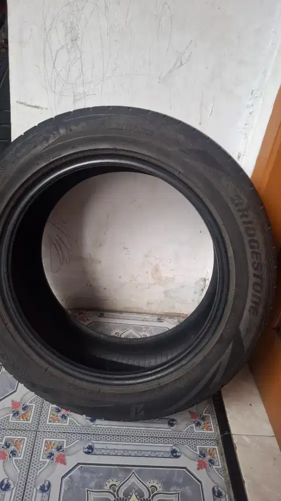 Ban Bridgestone 205/55 R16