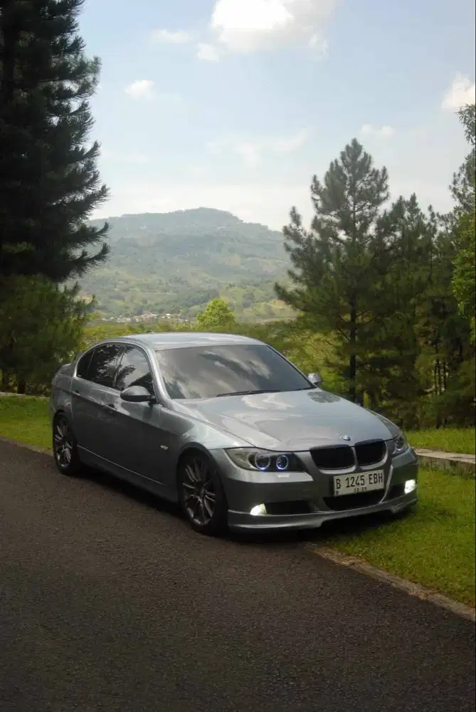 BMW E90 325i M-Performance Package