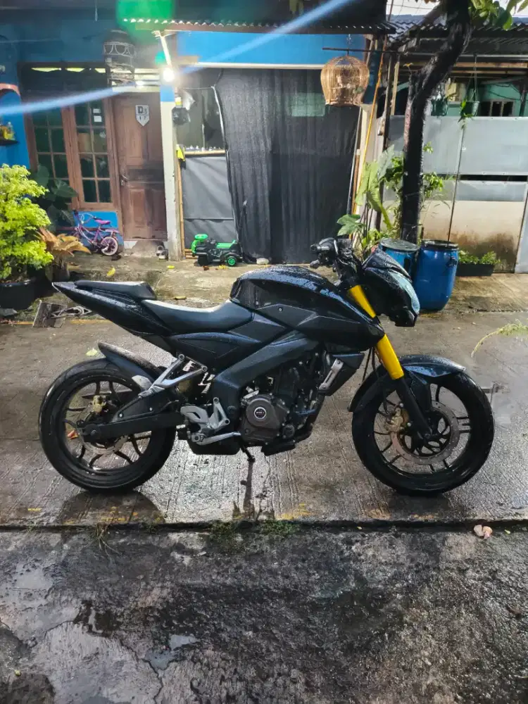 Kawasaki Bajaj Pulsar 200NS 2014