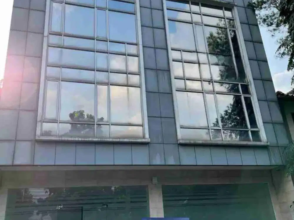 Dijual Ruko Strategis di Jl. Raya Jambore, Cibubur – Jakarta Timur
(Turun Harga)