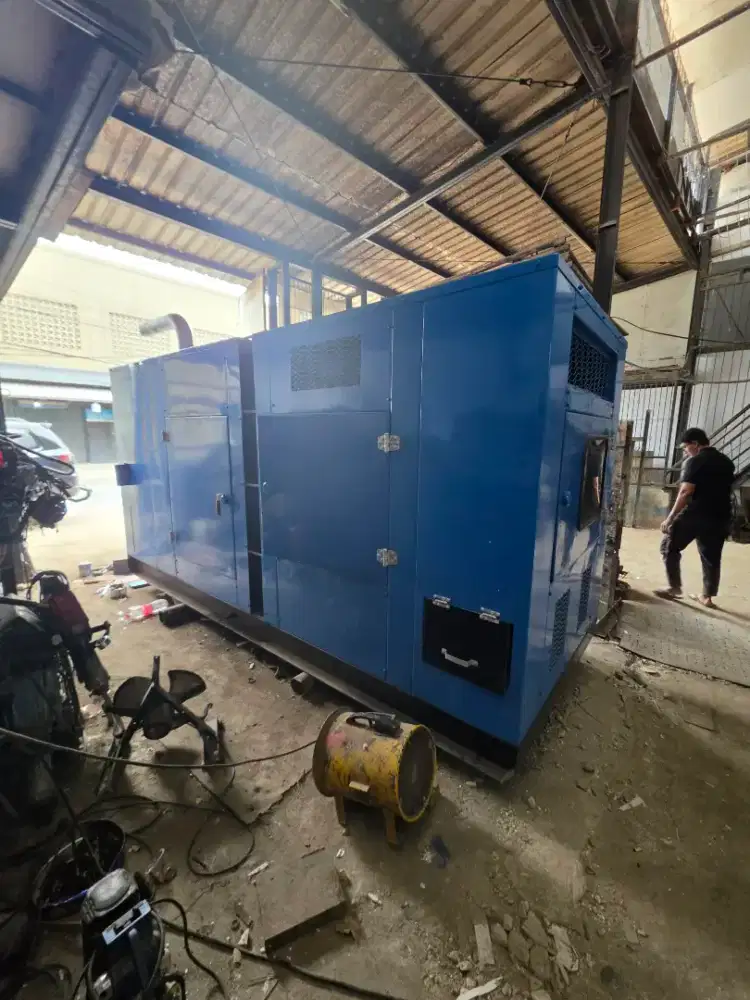 Dijual genset 300kva engine man dinamo leroy sumer silent