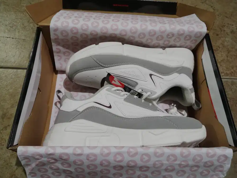 Sepatu airwalk warna putih