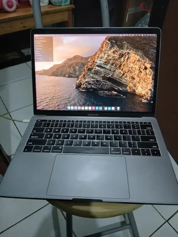 Macbook pro 2017 ( A1908)