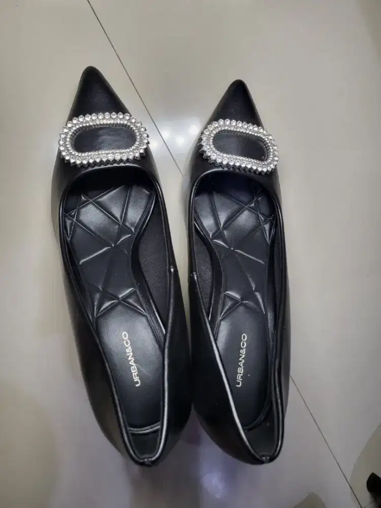 Sepatu flatshoes wanita (Urban&Co)