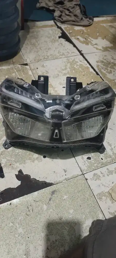 bahan biled vario 125 new lampu depan mika pecah