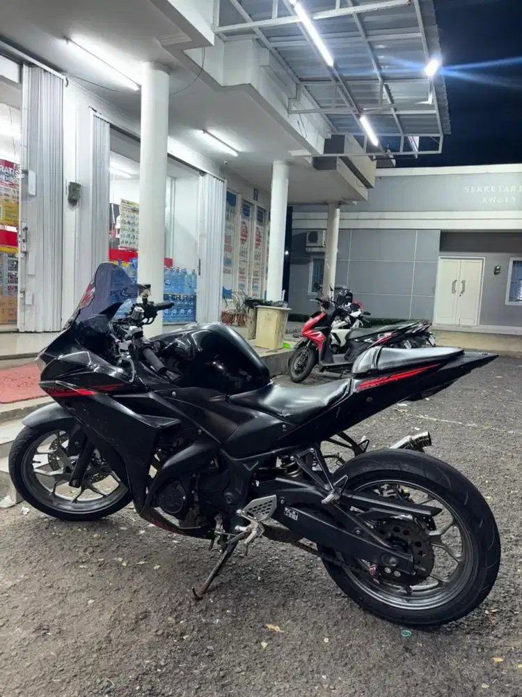 Yamaha R25 (2014)