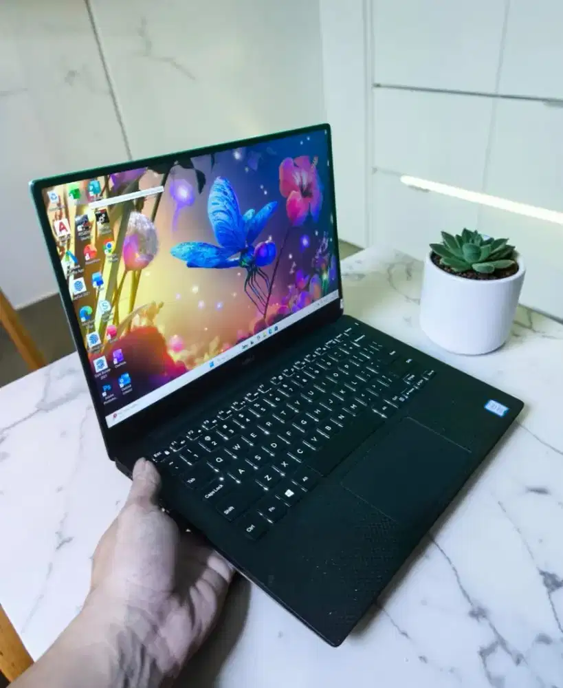 Laptop DELL XPS 13Pro Core i7 RAM 8Gb SSD 256Gb SLIM BEZELESS