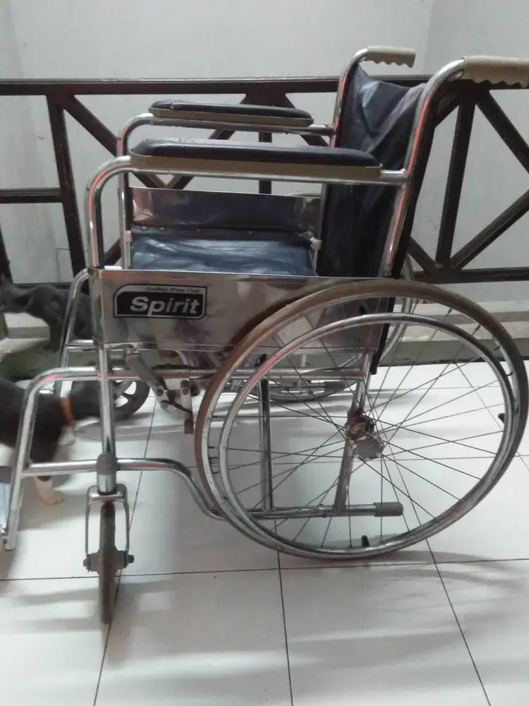 Kursi roda lipat