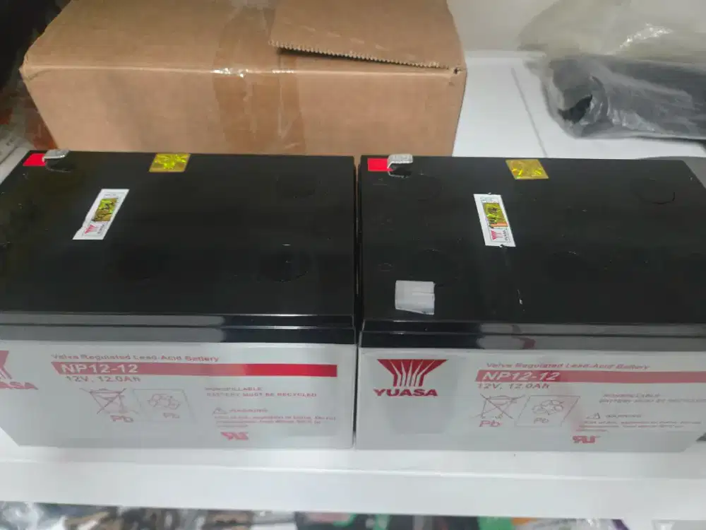 Baterai aki kering Yuasa NP12-12