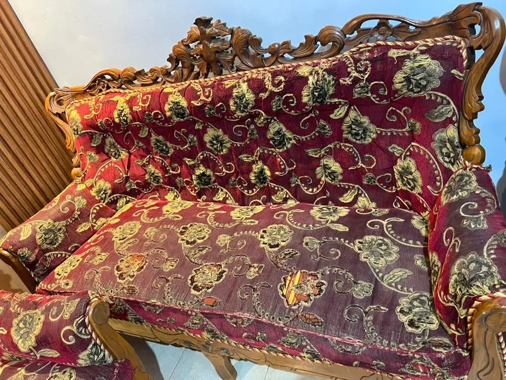 Di jual sofa bekas layak pakai