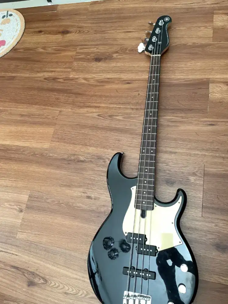 Yamaha Electric Bass Bb434