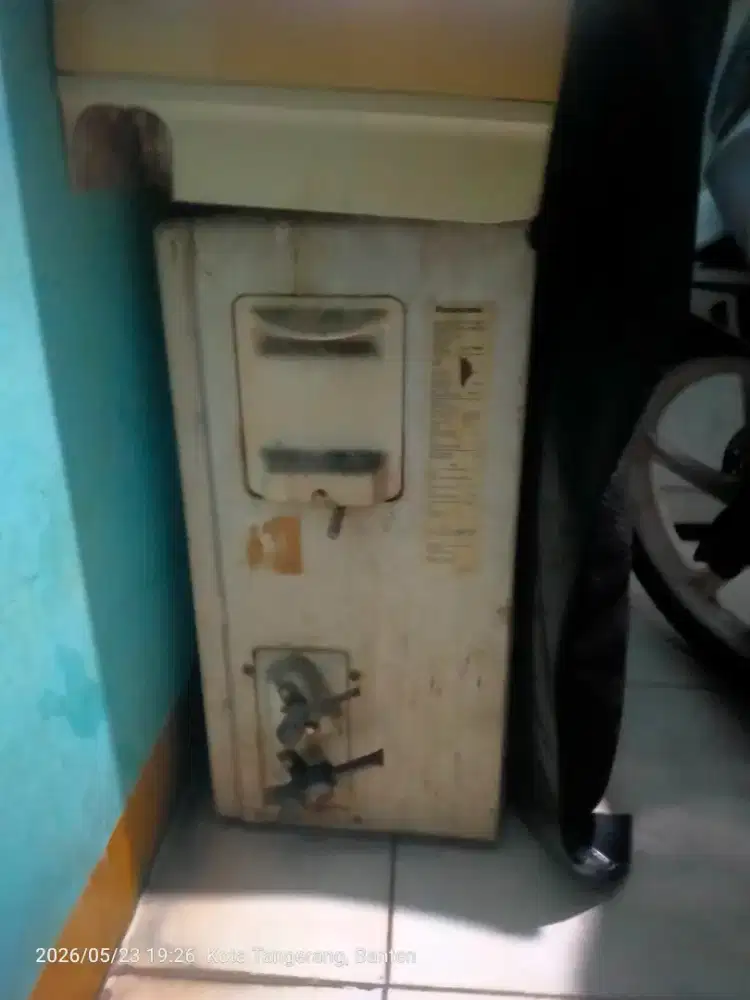 Panasonic 1 pk,, kondisi katanya hidup tapi belum di cek