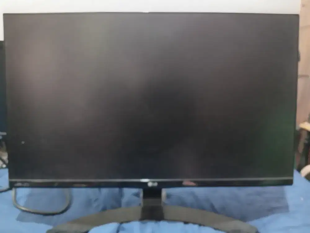 MONITOR KOMPUTER LG