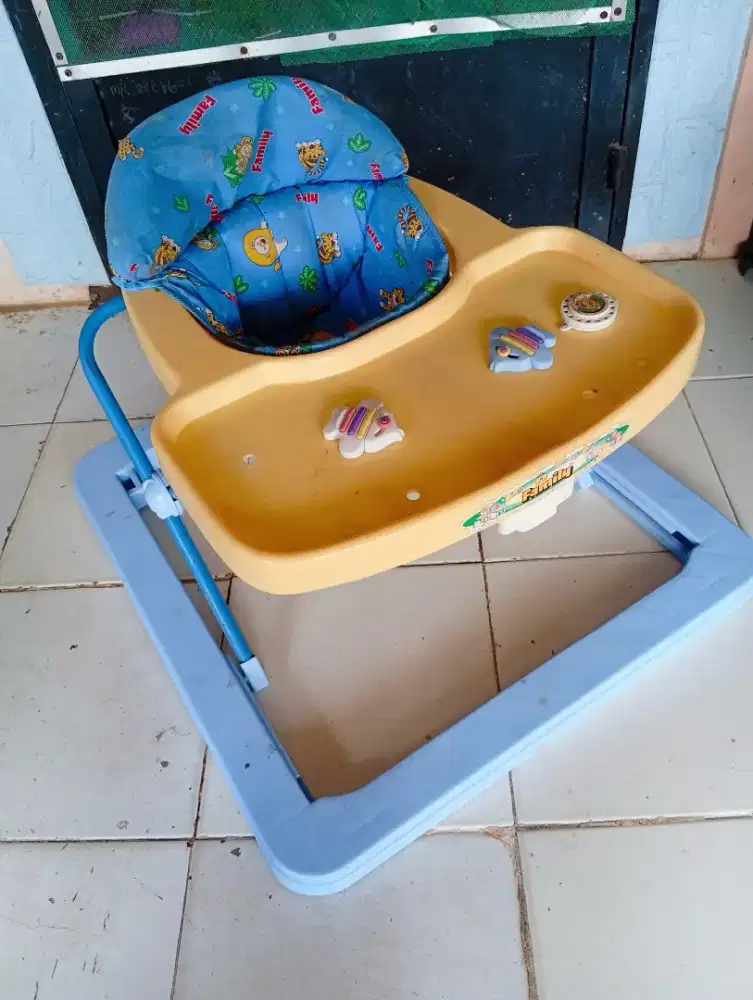 Jual baby Walker, ada musik merek family, harga net, lokasi batam