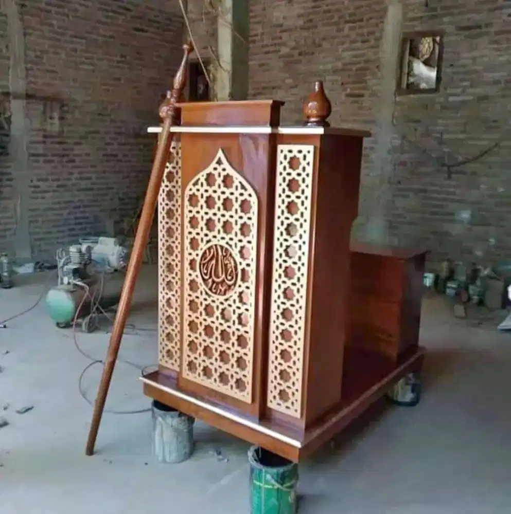 Mimbar podium masjid