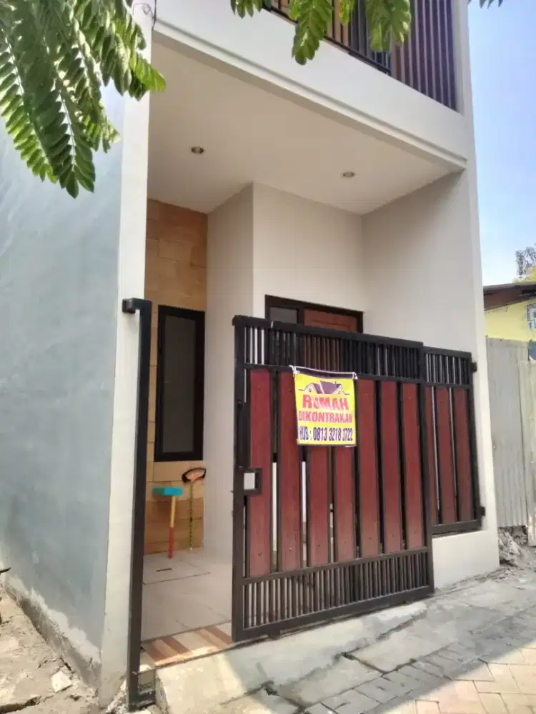 Bismillahirrahmannirrahim, dikontrakkan rumah 2 lantai