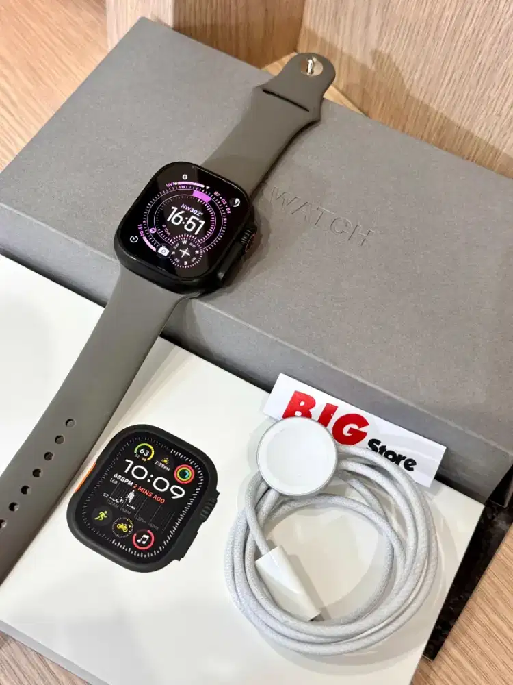 AW Ultra2 49mm black titanium 
Bh 100%