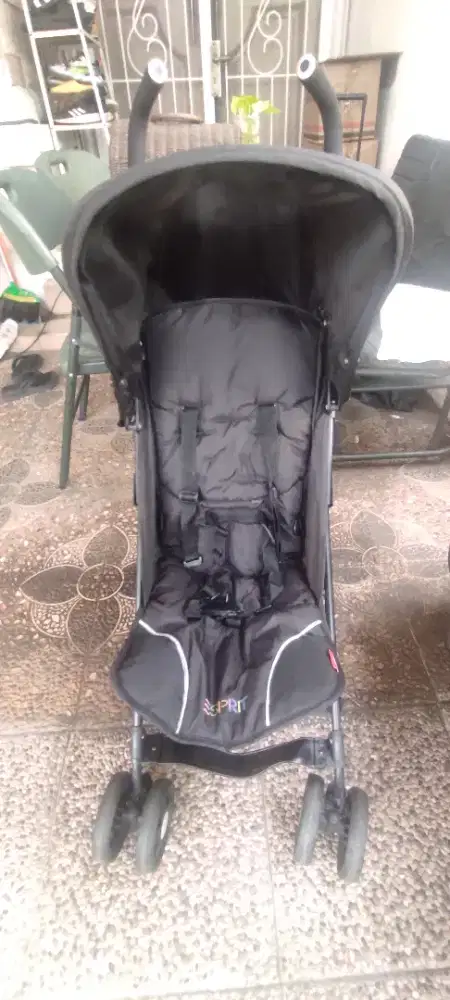 Stroller / Kereta Dorong Bayi Lipat Ringkas Warna Hitam  Bagus & Kokoh