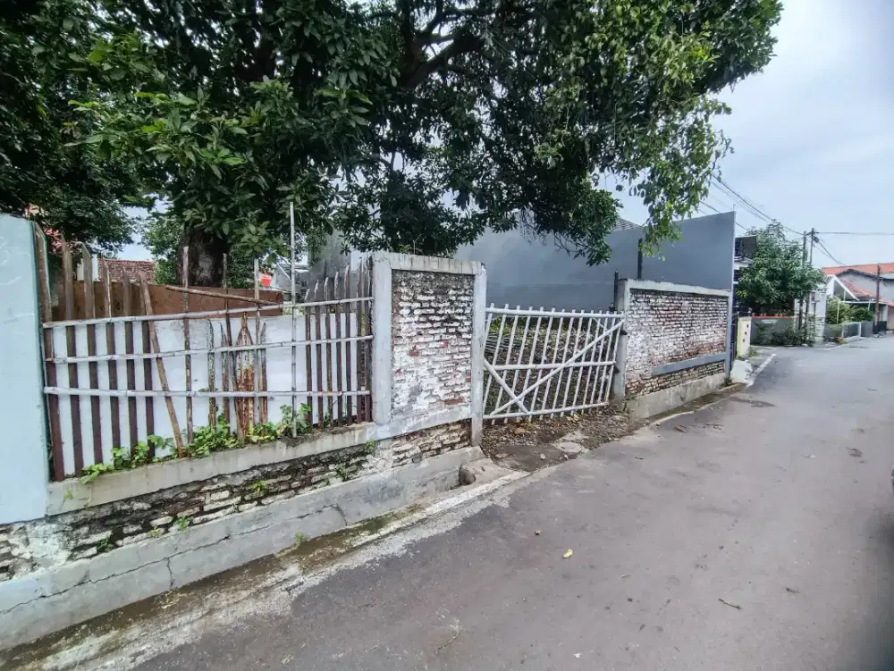 Tanah SHM Strategis 395 m² di Jalan Pisang Raya, Lamper Tengah