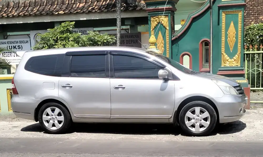 Grand Livina XV ultimate istimewa