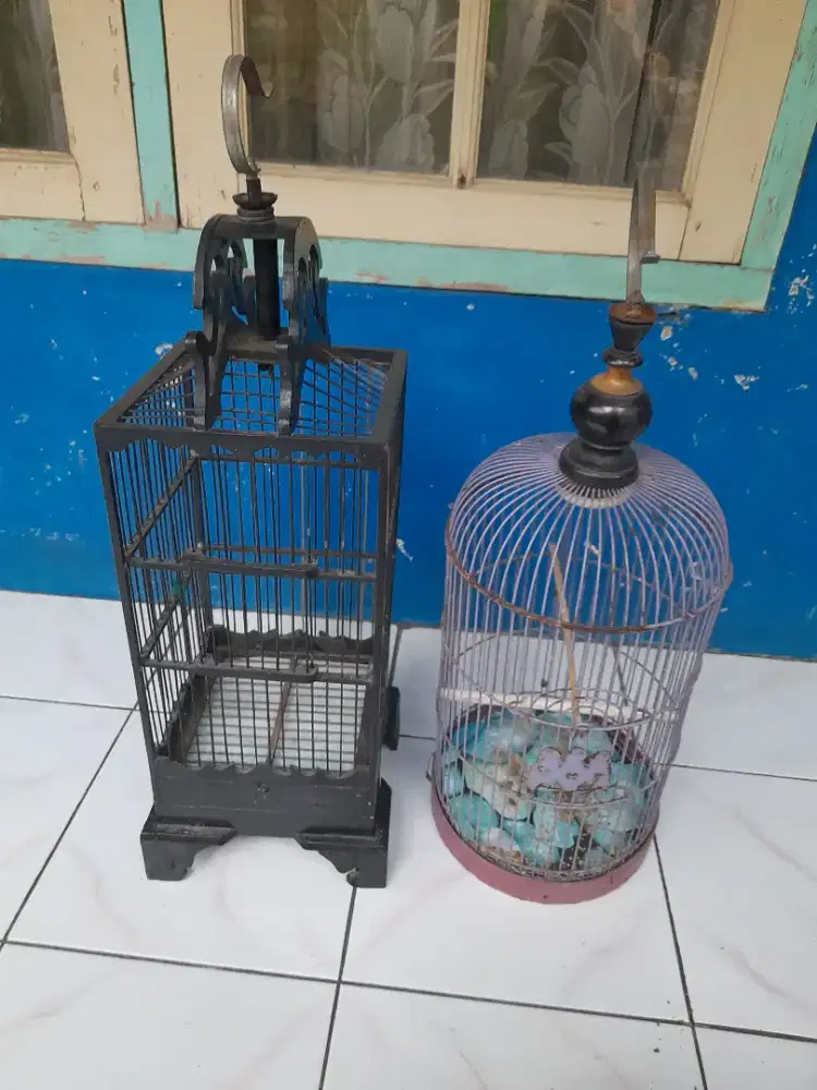 Sangkar bekas besi dan kayu